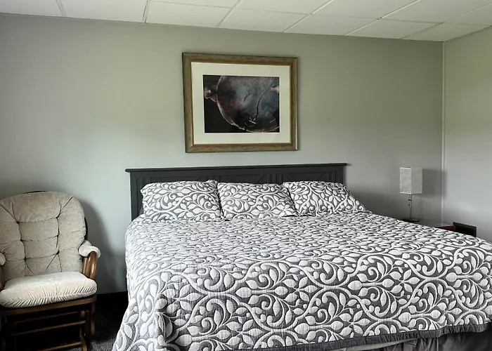 Colonial Valley Motel