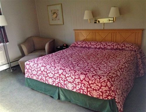 Colonial Valley Motel 2*