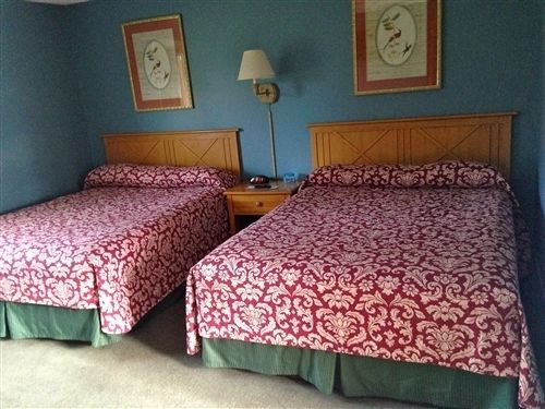 Colonial Valley Motel